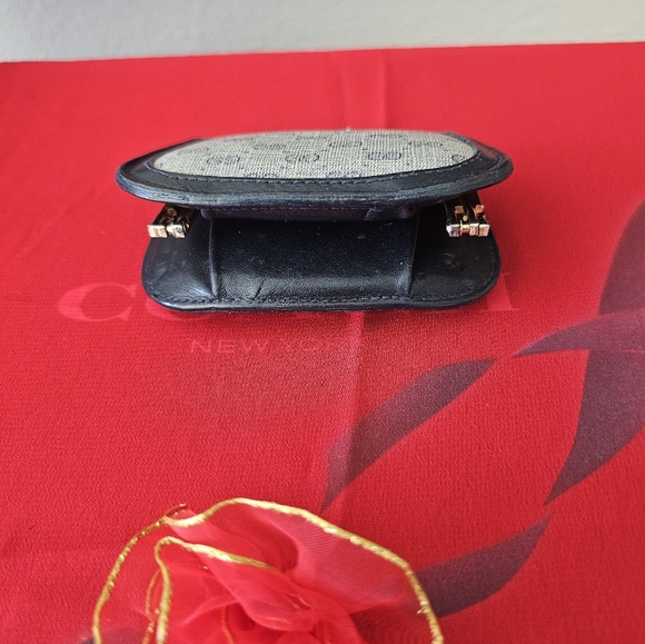 💯AUTHENTIC, VINTAGE GUCCI COIN PURSE - Picture 2 of 6